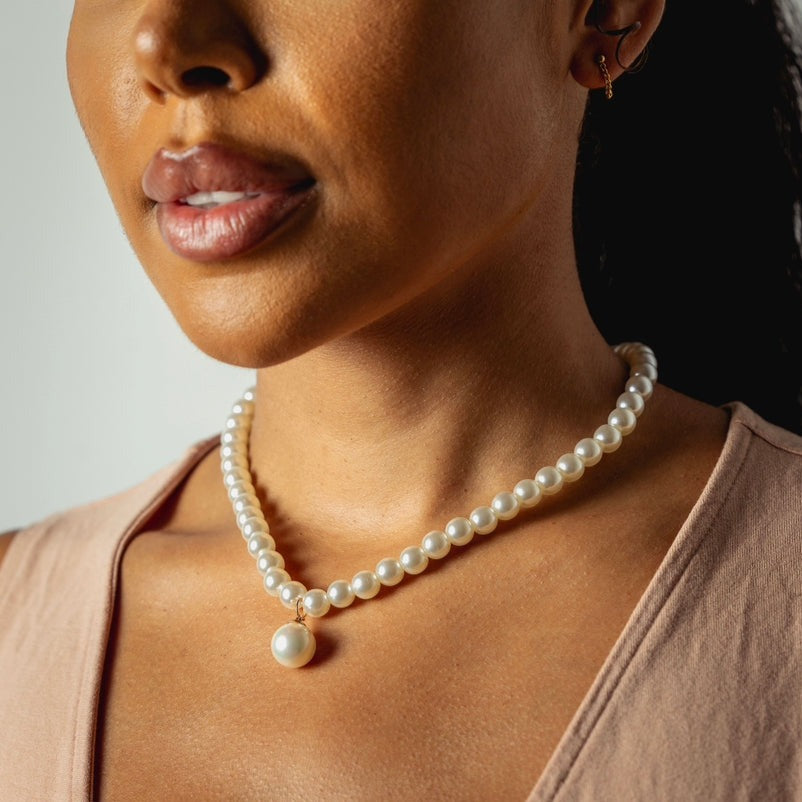 Pearl necklaces waterproof